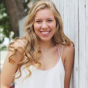 Meet your Posher, Vivian